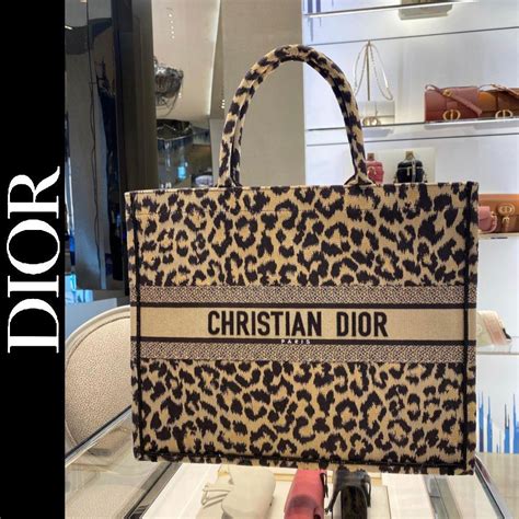 dior logo tote bag|christian dior book tote 2021.